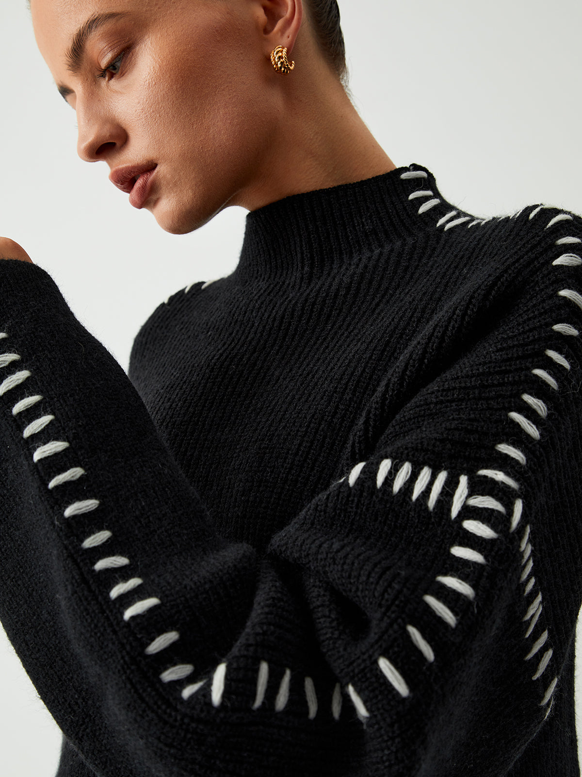 Modern Contrast-Stitch Knit Jumper – Relaxed Oversized Sweater