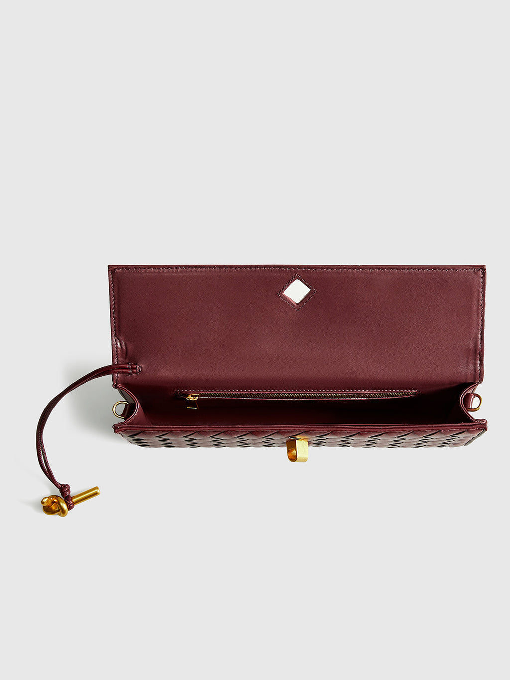 Woven Flap Clutch & Shoulder Bag – Stylish and Versatile Design