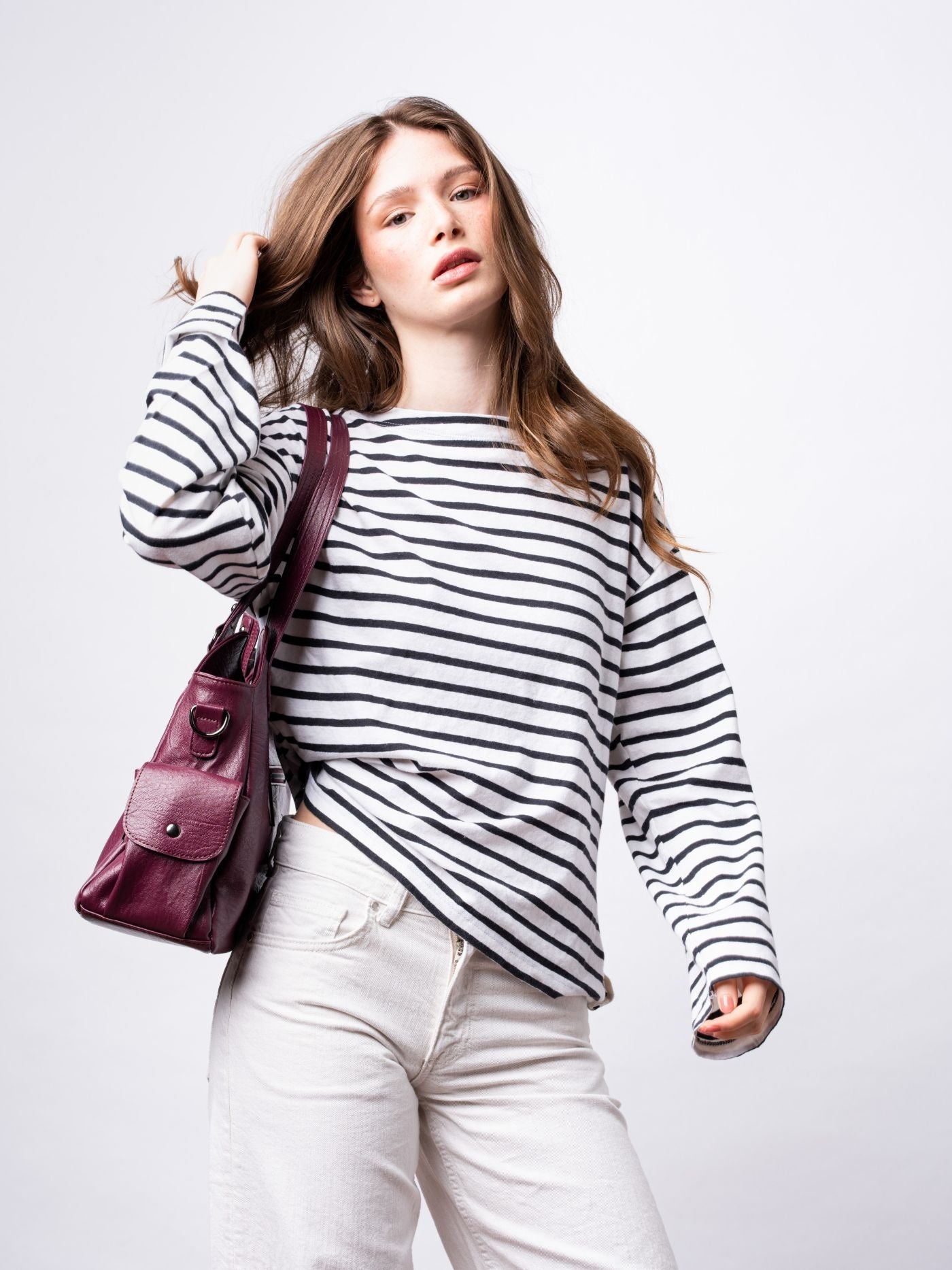 Classic Shoulder Bag with Adjustable Strap and Multiple Compartments