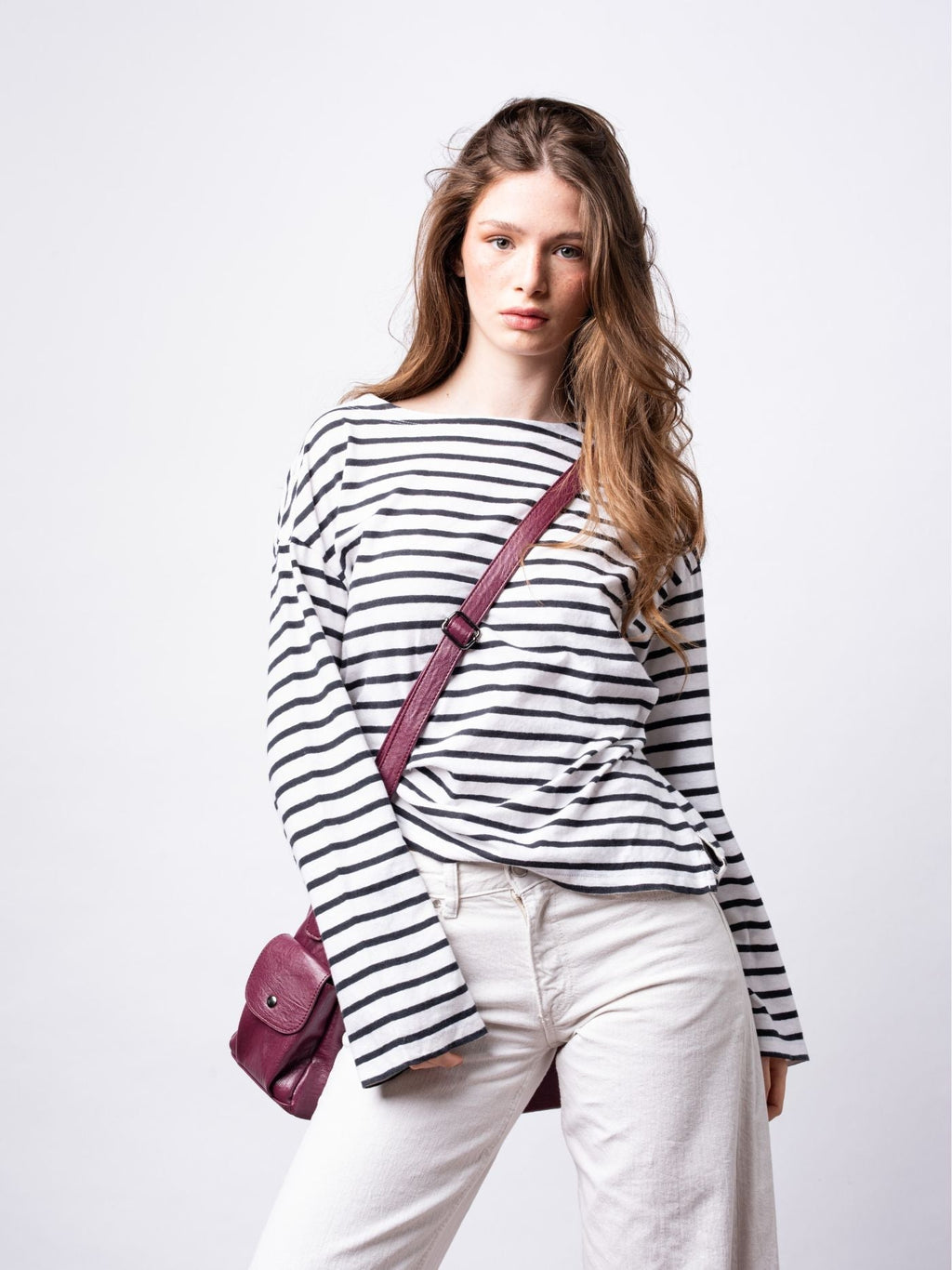 Classic Shoulder Bag with Adjustable Strap and Multiple Compartments