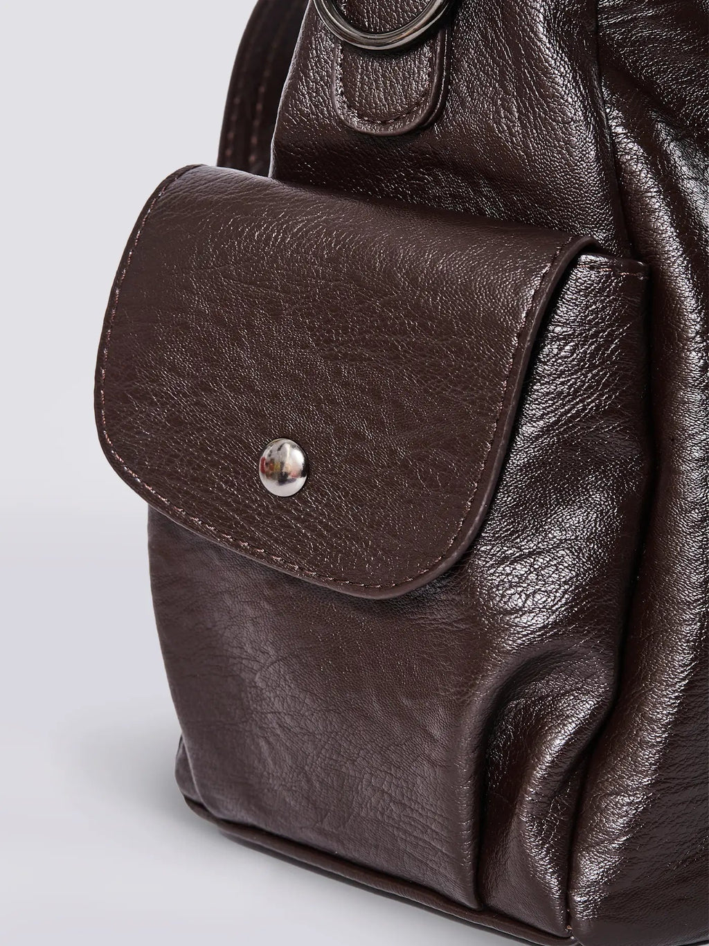 Classic Shoulder Bag with Adjustable Strap and Multiple Compartments